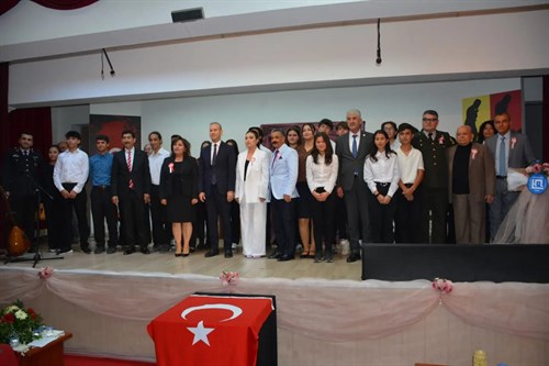 Değerli Öğretmenlerimizin Öğretmenler Gününü Kutluyoruz.